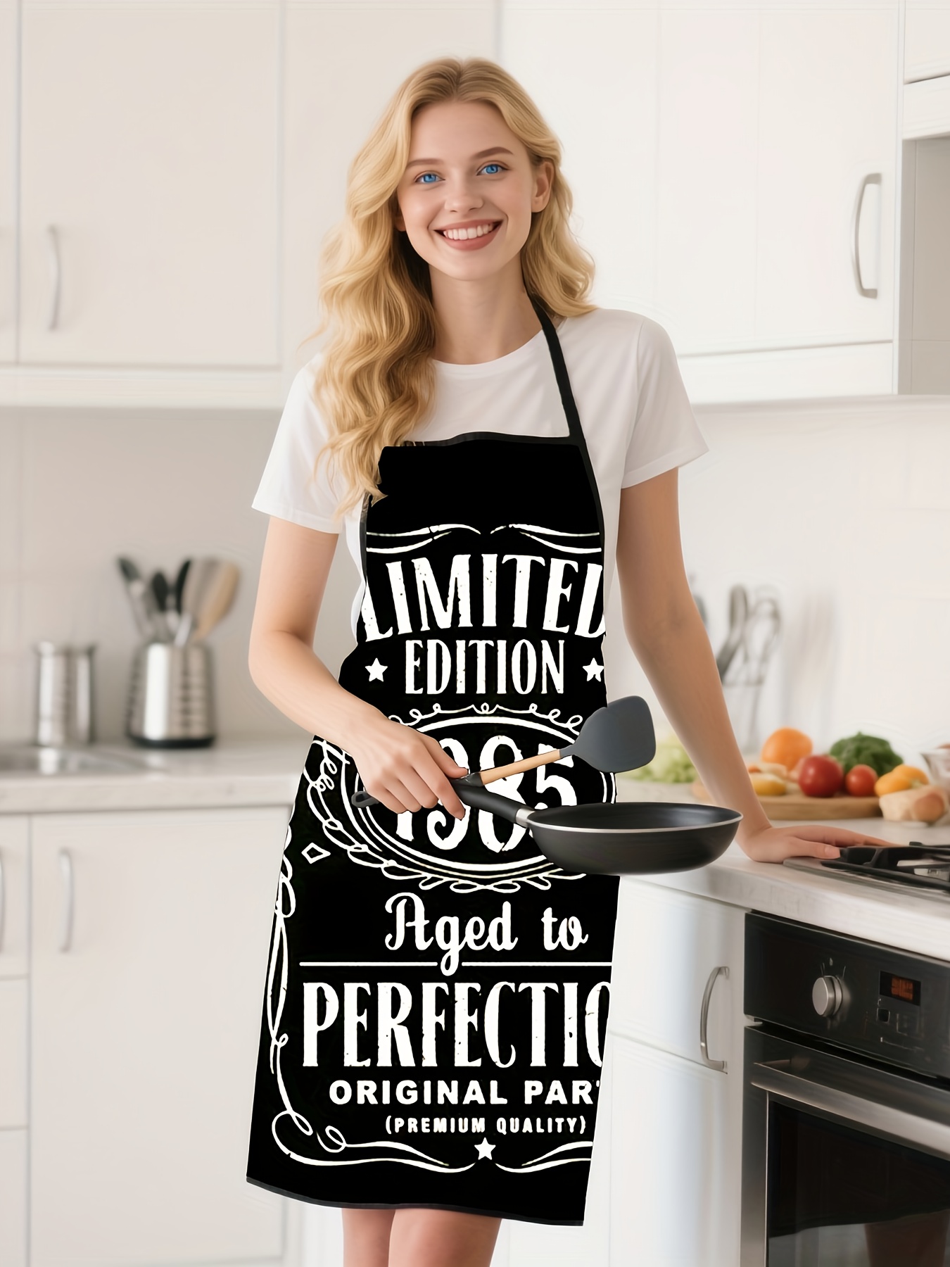 Czarny fartuch kuchenny z moty – Kitchen Baking Background recenzja i cena